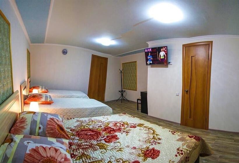 スタンダード４人部屋, Mega