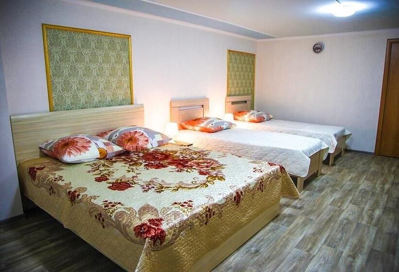 スタンダード４人部屋, Mega