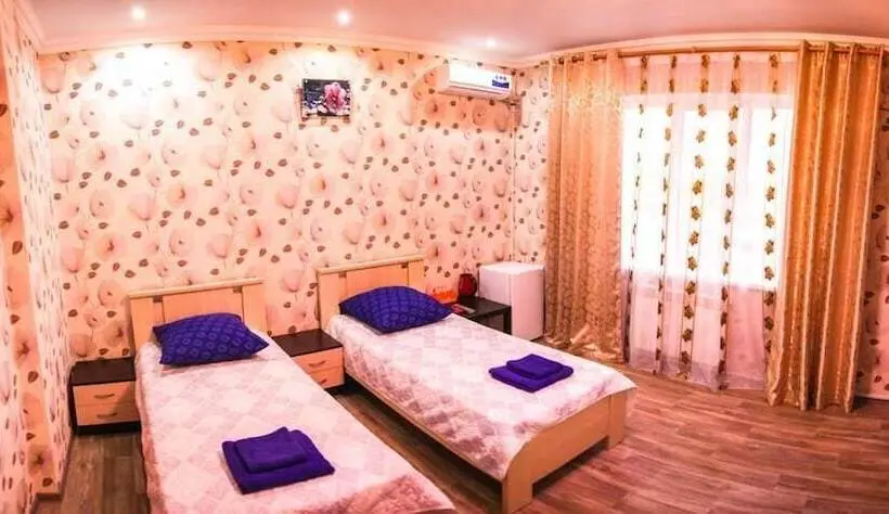 Standard-huone, Mega