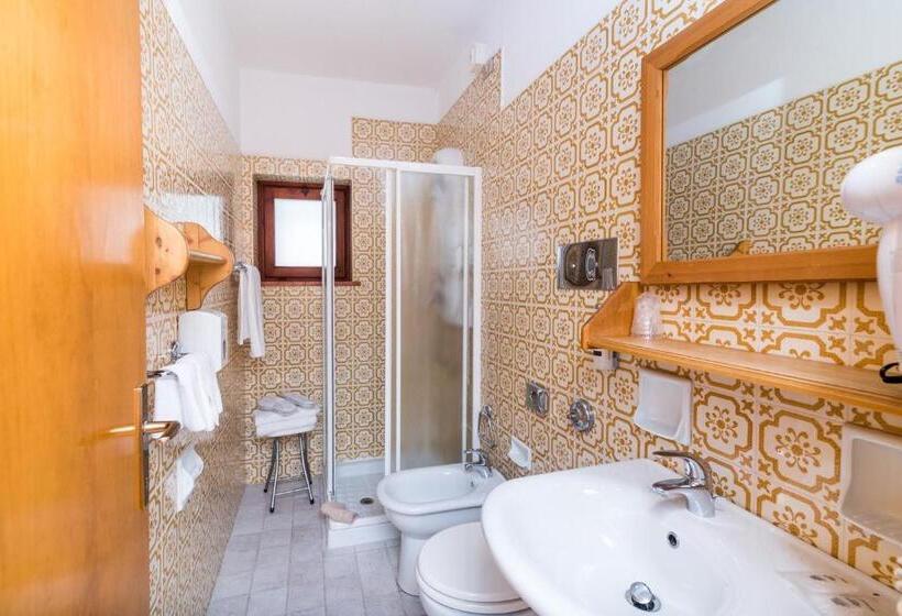 발코니가 있는 4인용 스탠다드 룸, Valgranda Wellness & Spa