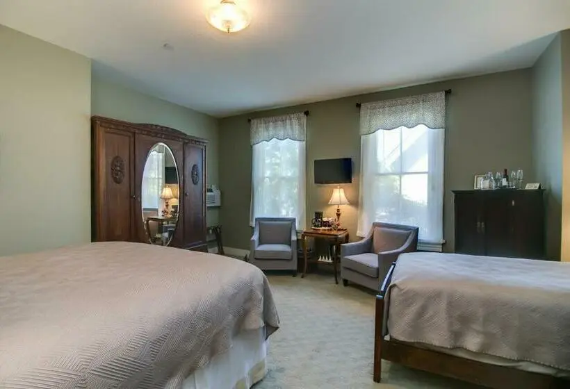 コンフォートトリプルルーム, Winchester Inn
