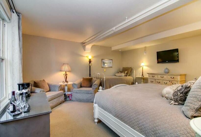 غرفة قياسية ثلاثية, Winchester Inn