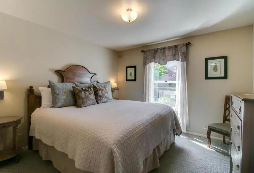 キングサイズベッドのスイートルーム, Winchester Inn