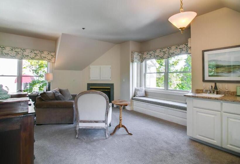 جناح مطلّ علي الحديقة, Winchester Inn