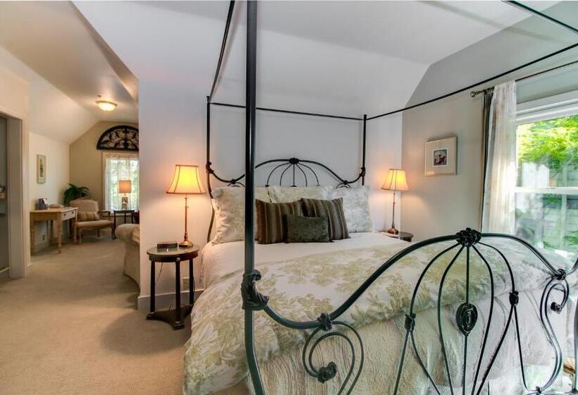 Люкс Deluxe Кровать Кинг, Winchester Inn
