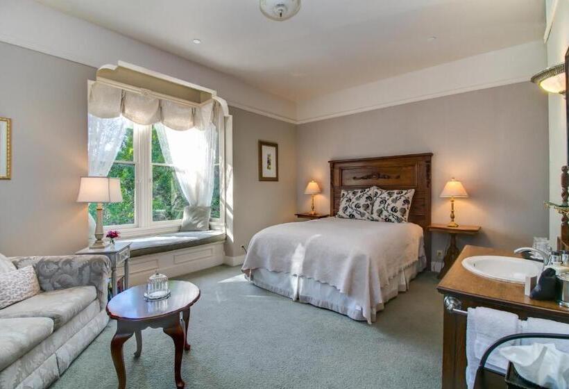 غرفة قياسية, Winchester Inn