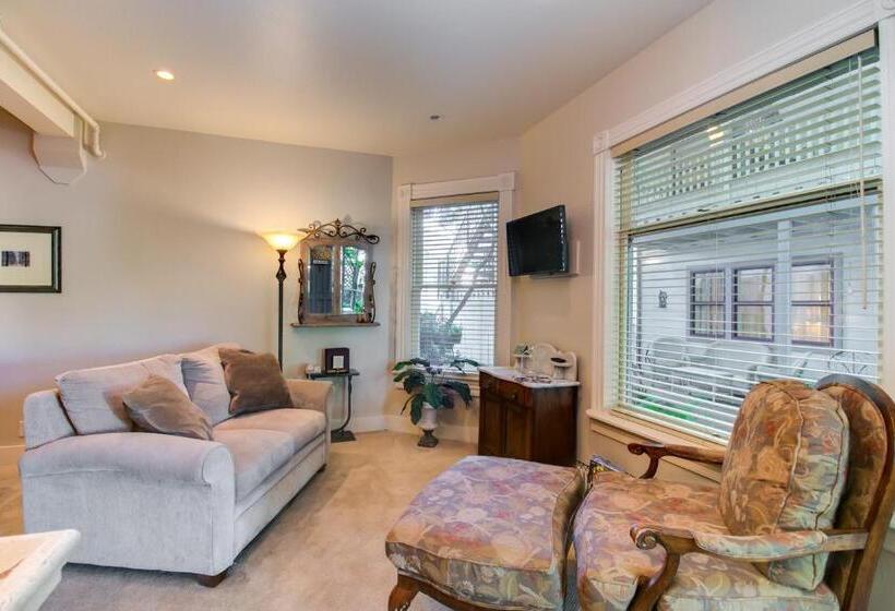 غرفة قياسية سرير كينج, Winchester Inn