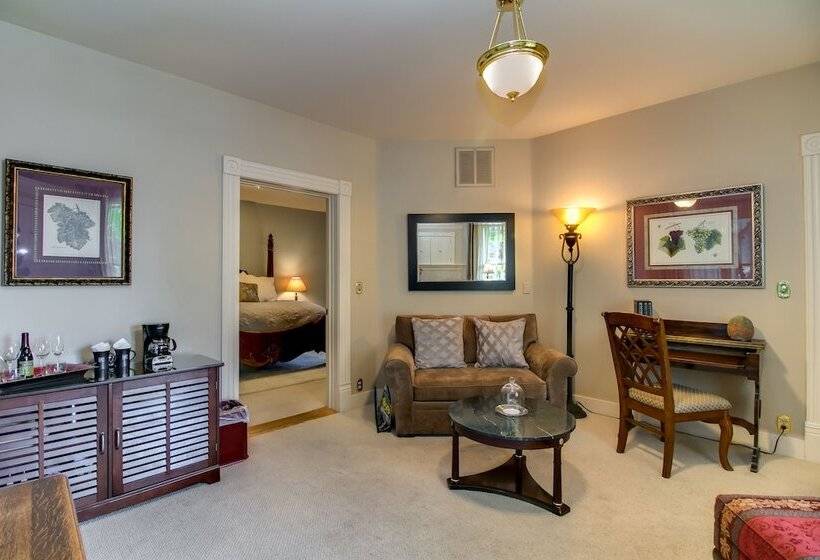 جناح, Winchester Inn