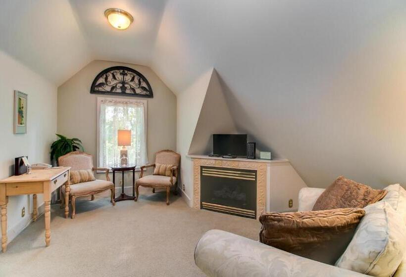 جناح ديلوكس سرير كينج, Winchester Inn