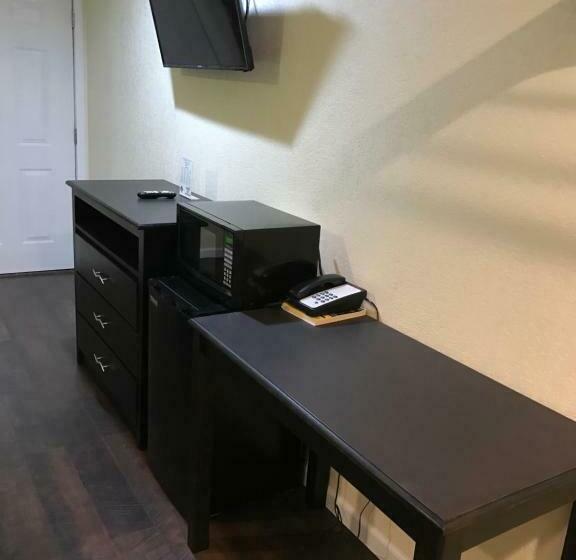 חדר אקונומי, Budget Inn