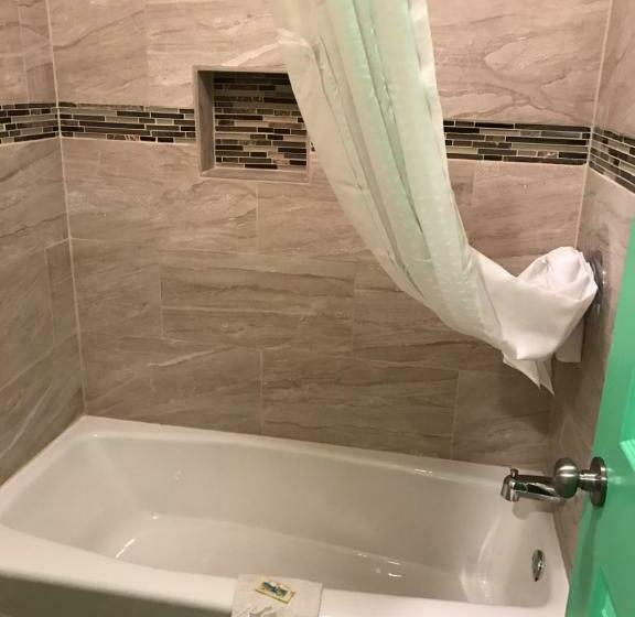 חדר אקונומי, Budget Inn