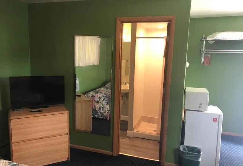 اتاق لوکس, Parkway Motel