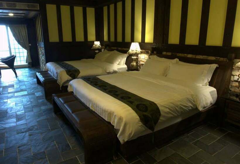 اتاق سوپریور چهار تخته, Stuart Villa