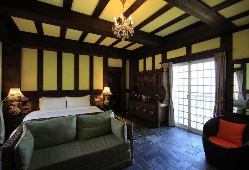 اتاق لوکس, Stuart Villa