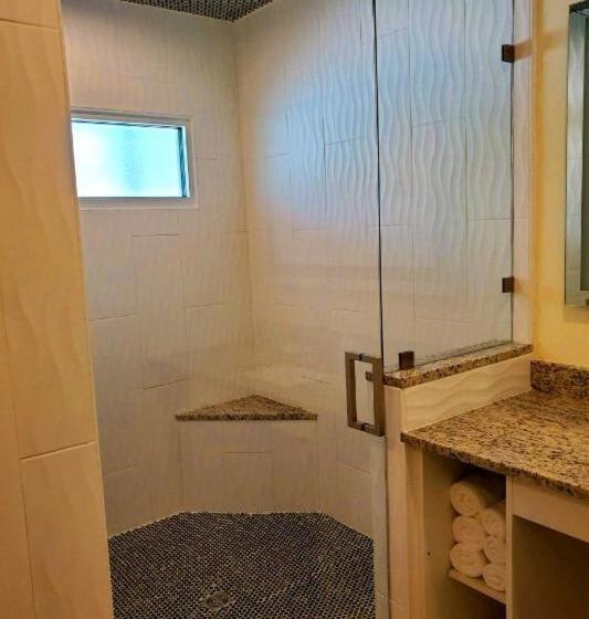 סוויטה עם נוף לנהר, The Rivers Edge Motel