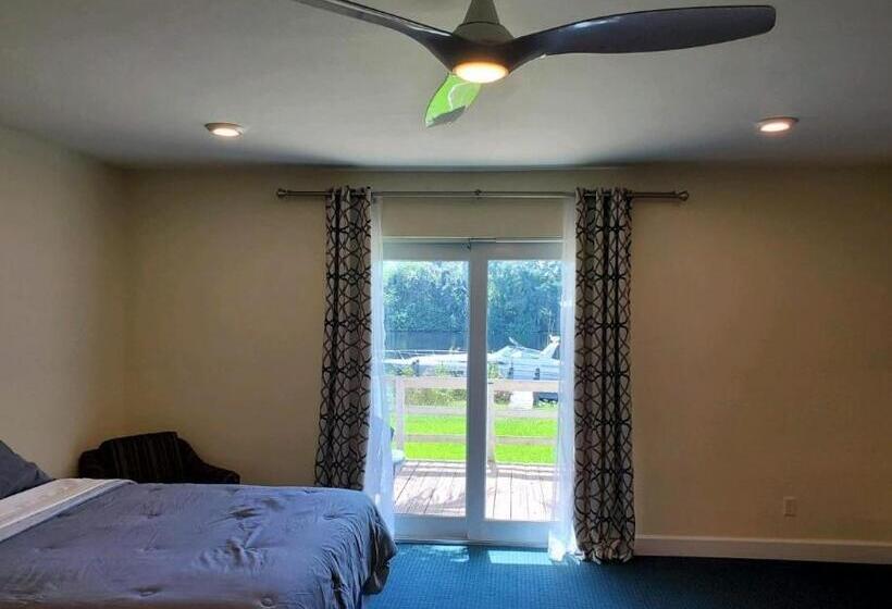 جناح مطل على البحر, The Rivers Edge Motel