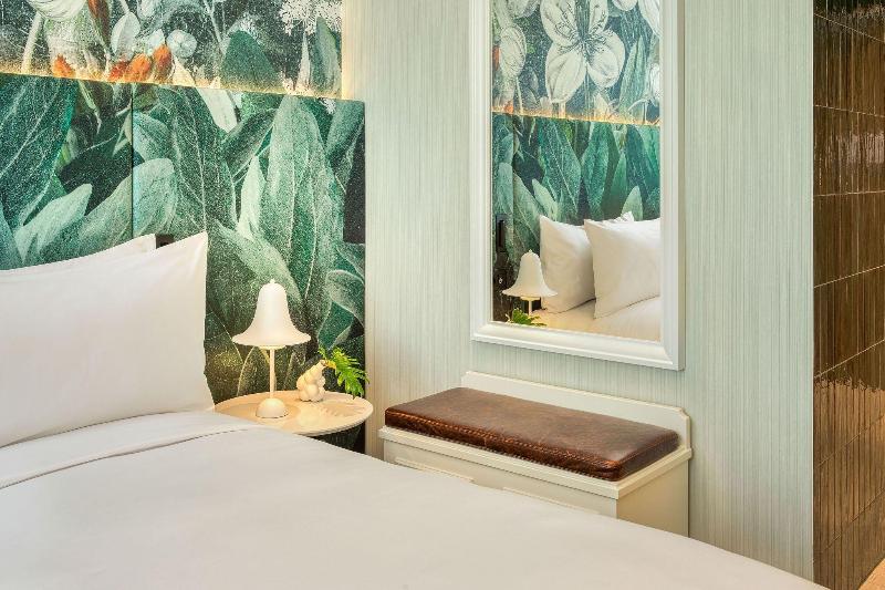 스탠다드 룸 킹사이즈 침대, Kimpton Bem Budapest, An Ihg