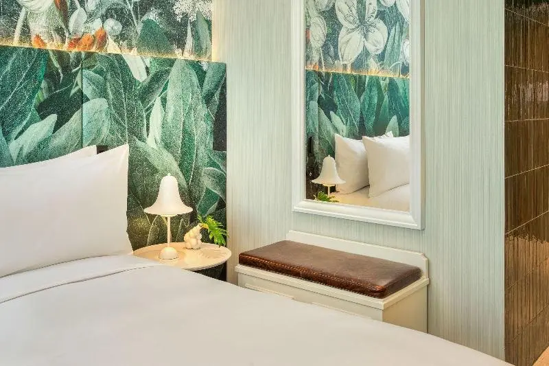 اتاق استاندارد با تخت بزرگ, Kimpton Bem Budapest, An Ihg