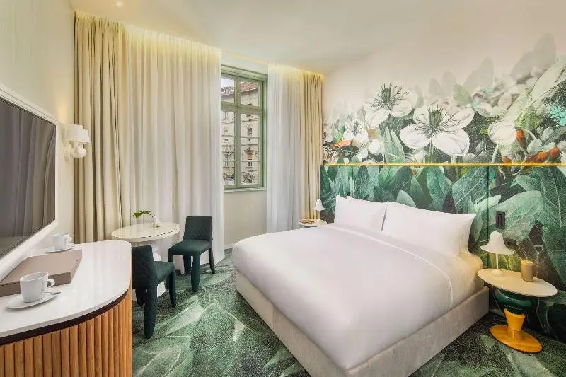 اتاق استاندارد با تخت بزرگ, Kimpton Bem Budapest, An Ihg