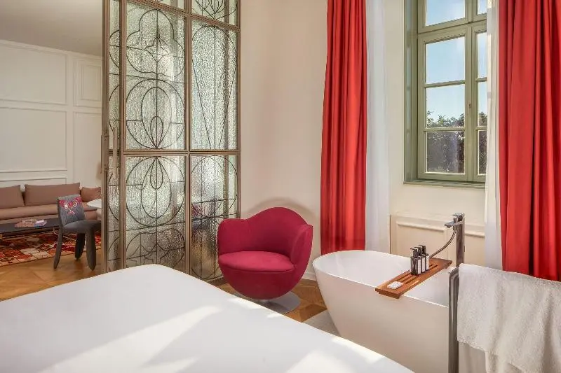 سوئیت با چشم‌انداز, Kimpton Bem Budapest, An Ihg
