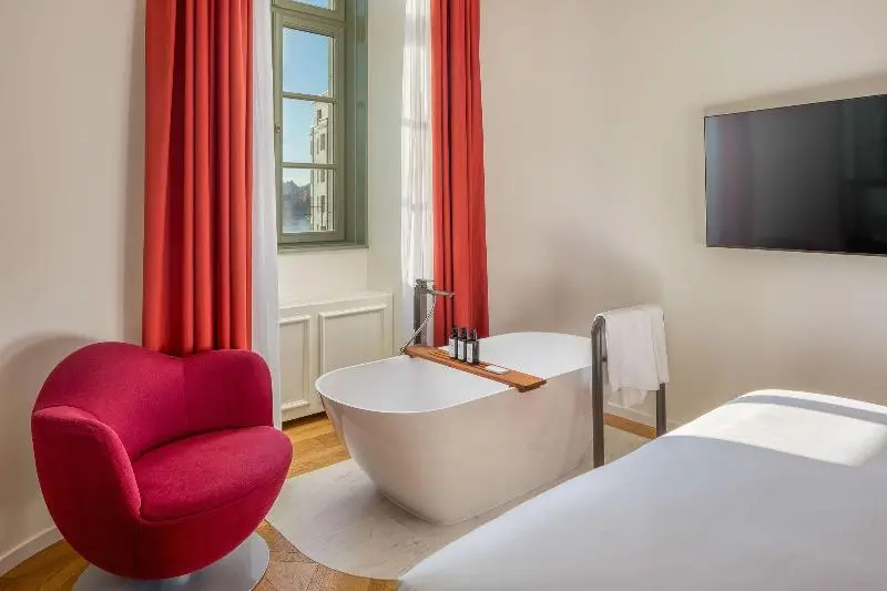 سوئیت با چشم‌انداز, Kimpton Bem Budapest, An Ihg