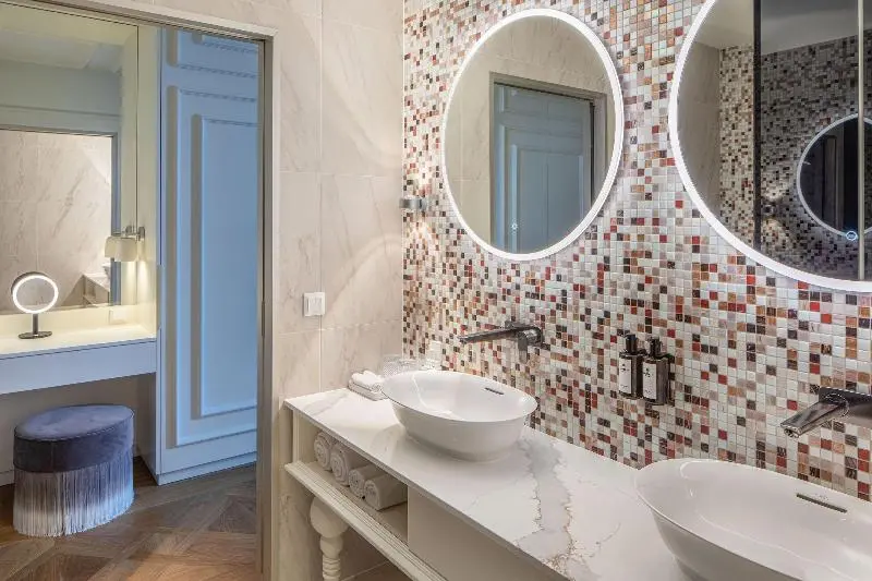 سوئیت با چشم‌انداز, Kimpton Bem Budapest, An Ihg