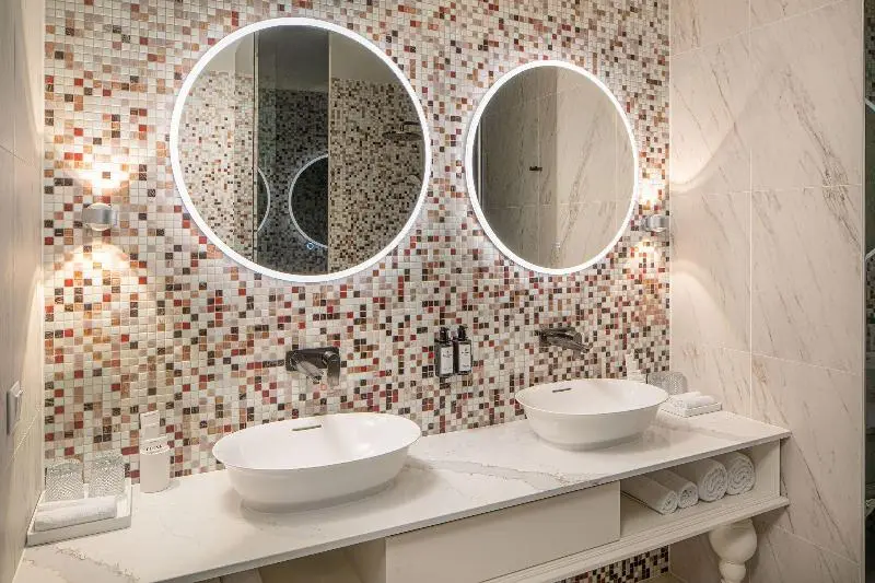 سوئیت با چشم‌انداز, Kimpton Bem Budapest, An Ihg