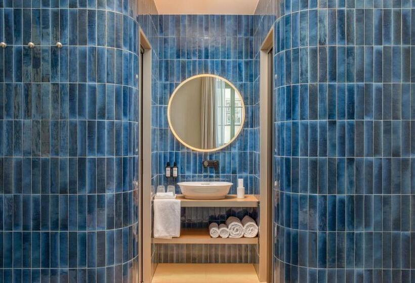 اتاق پرمیوم, Kimpton Bem Budapest, An Ihg