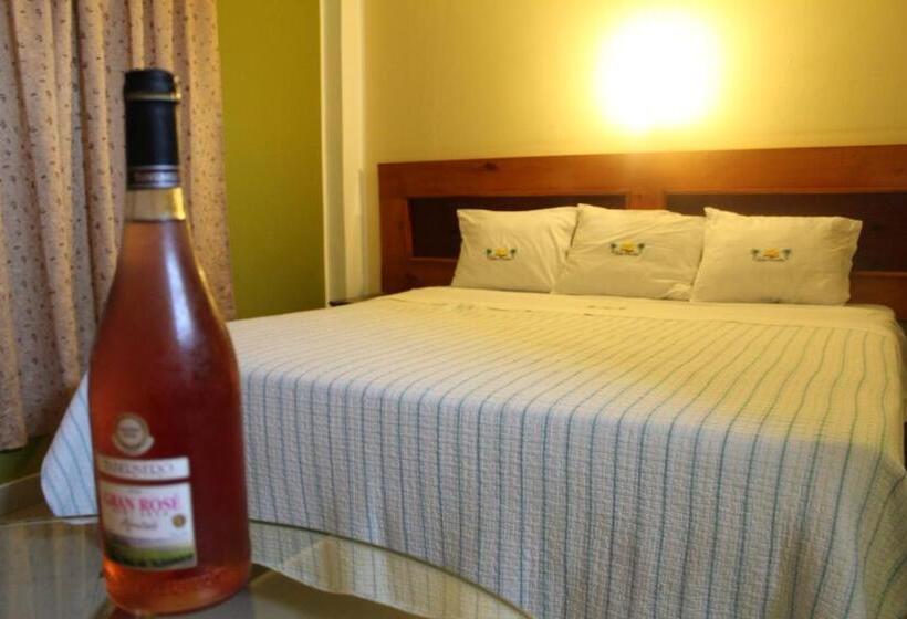 اتاق لوکس با تخت بزرگ, Paradisse