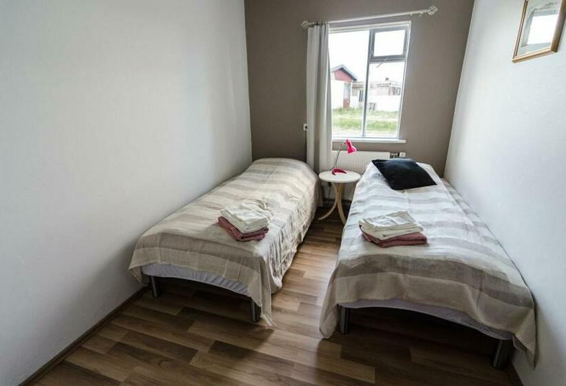 اتاق استاندارد با سرویس بهداشتی مشترک, Dalakot Búdardal