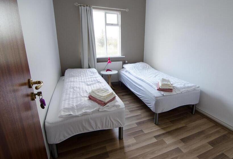 اتاق استاندارد با سرویس بهداشتی مشترک, Dalakot Búdardal