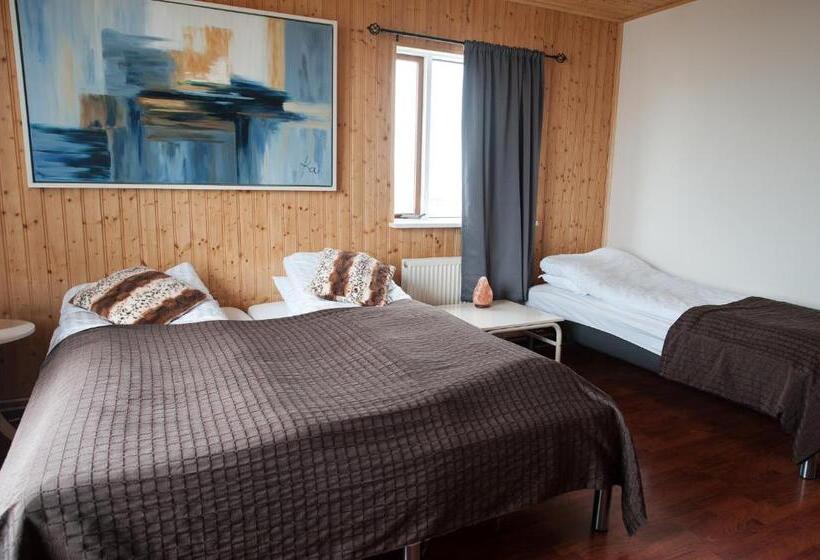 اتاق استاندارد سه نفره, Dalakot Búdardal