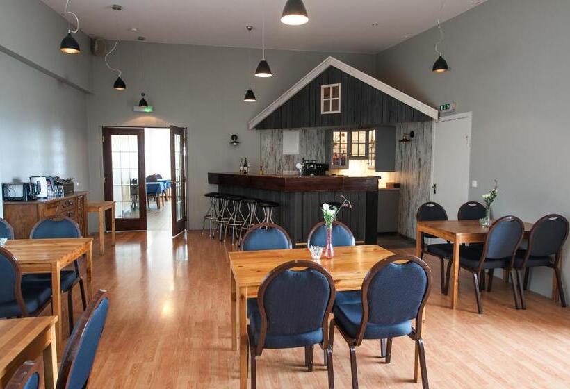 اتاق استاندارد سه نفره, Dalakot Búdardal