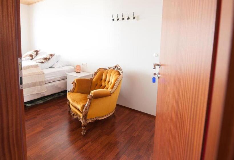 اتاق استاندارد, Dalakot Búdardal