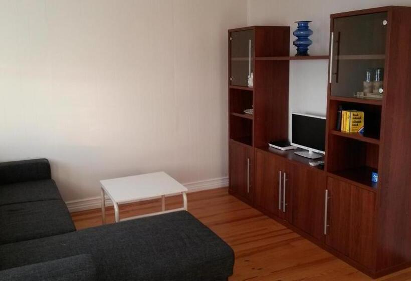 خانه 2 خوابه, Dalakot Búdardal