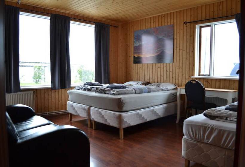 اتاق استاندارد سه نفره, Dalakot Búdardal