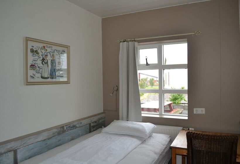 اتاق استاندارد یک تخته با سرویس بهداشتی مشترک, Dalakot Búdardal