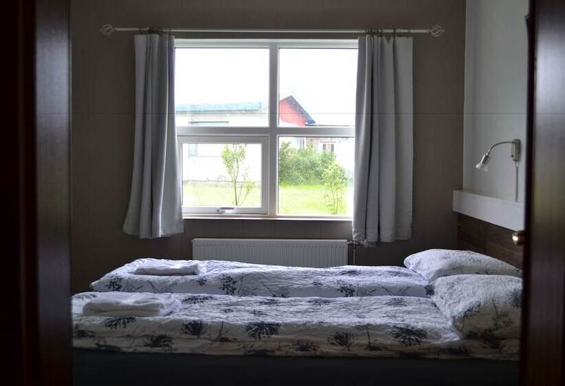 اتاق استاندارد با سرویس بهداشتی مشترک, Dalakot Búdardal