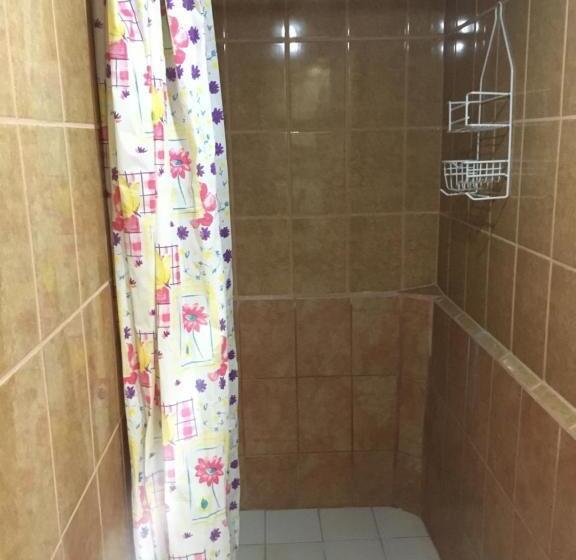 اتاق اکونومی, Hostel Julieta