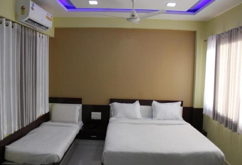 Quarto Triplo Clássico, Atithi Bhawan By Sky Stays