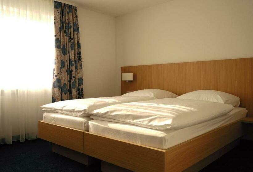 标准间, Bahnhof Jestetten