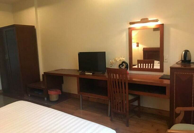 اتاق لوکس, Hoang Yen 2