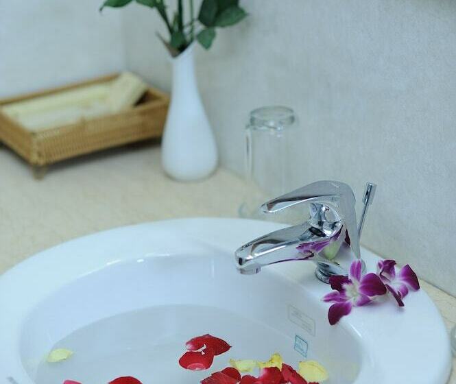 اتاق لوکس, Hoang Yen 2