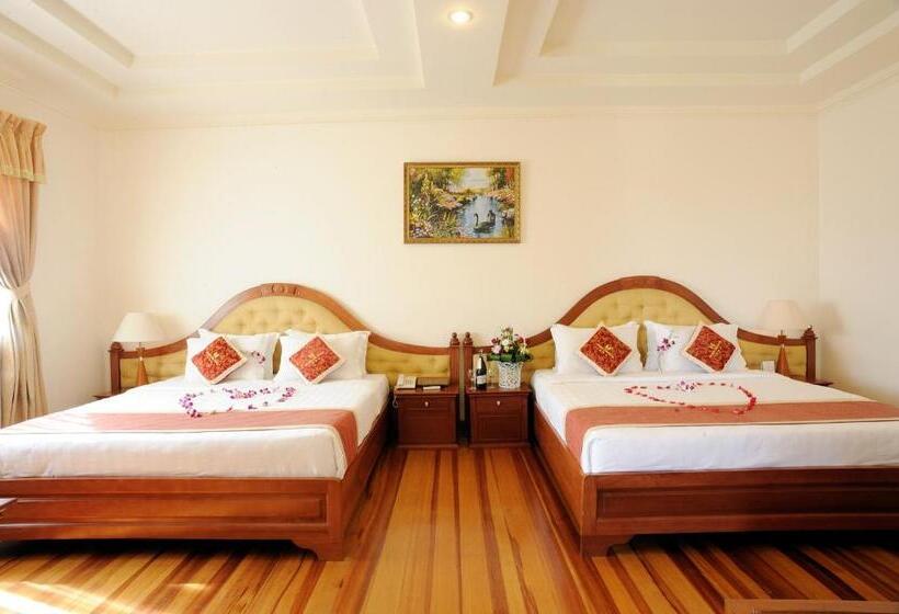 اتاق لوکس, Hoang Yen 2