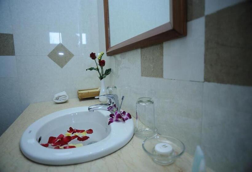 اتاق لوکس, Hoang Yen 2