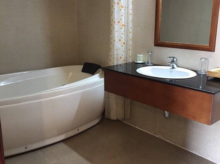 اتاق استاندارد, Hoang Yen 2