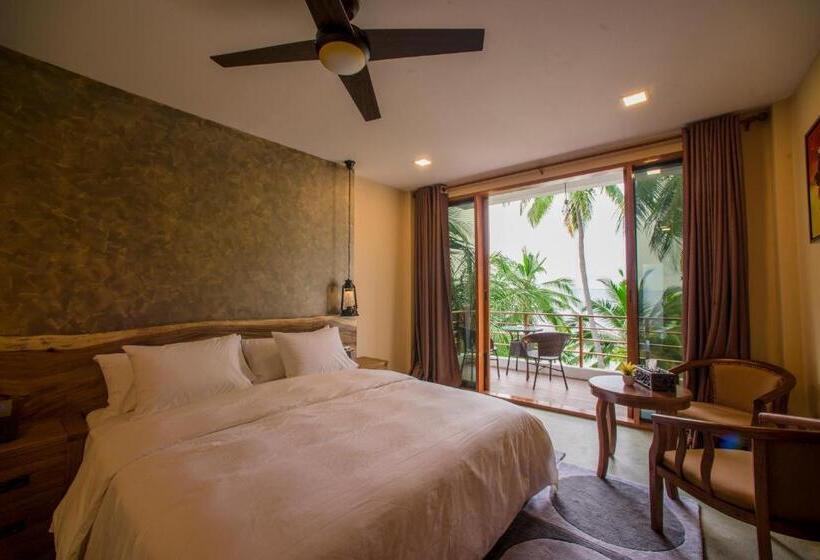 اتاق لوکس با بالکن و چشمانداز دریا, Kiha Beach