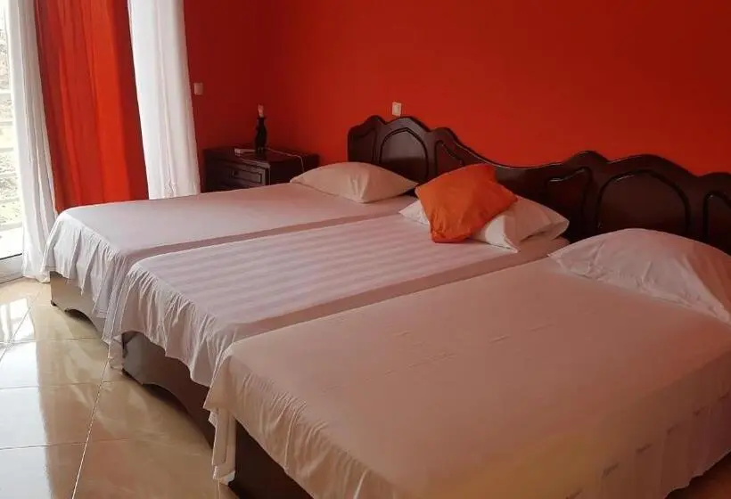 اتاق استاندارد سه نفره, Ocean View & Restaurante Seafood