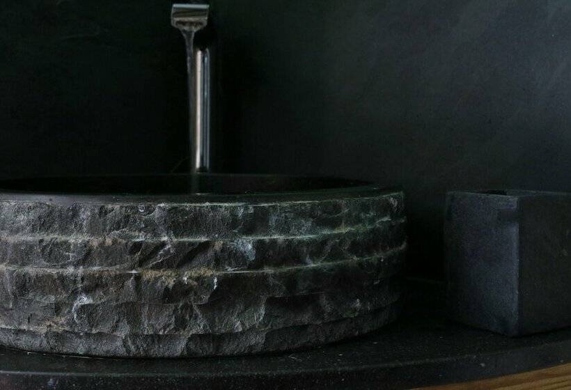 标准间, The White Hart