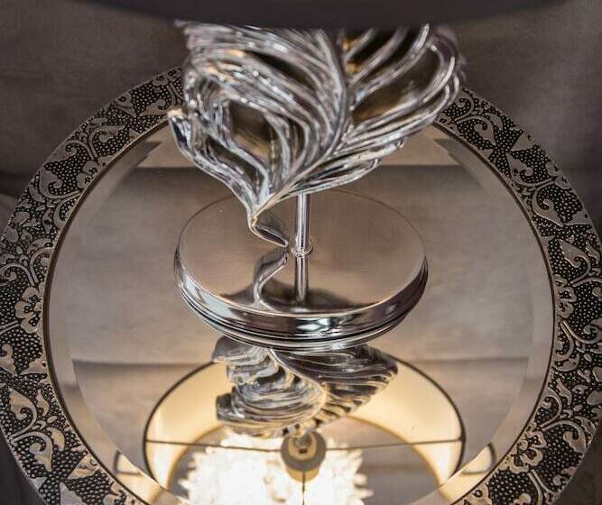 标准间, The White Hart